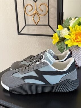 De Florence Dusty Blue & Gray Athletic Sneakers - Lightweight Casual